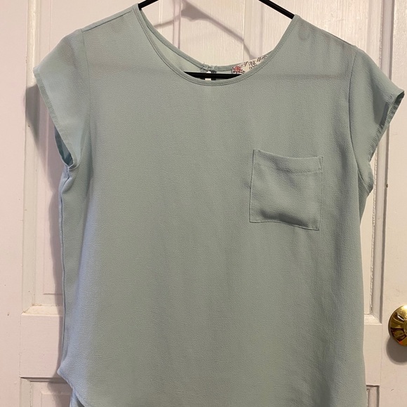 Sage Green Short-sleeve Shirt - Picture 2 of 4
